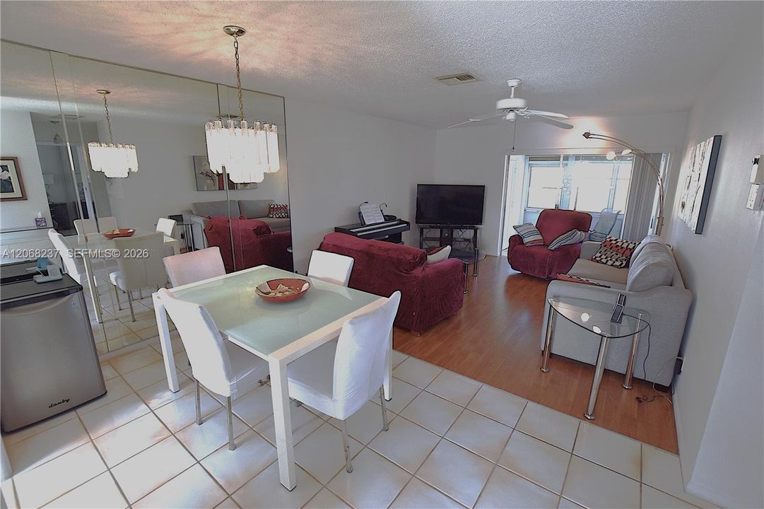 For Sale: $158,500 (2 beds, 2 baths, 910 Square Feet)