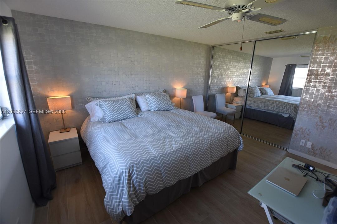 For Sale: $158,500 (2 beds, 2 baths, 910 Square Feet)