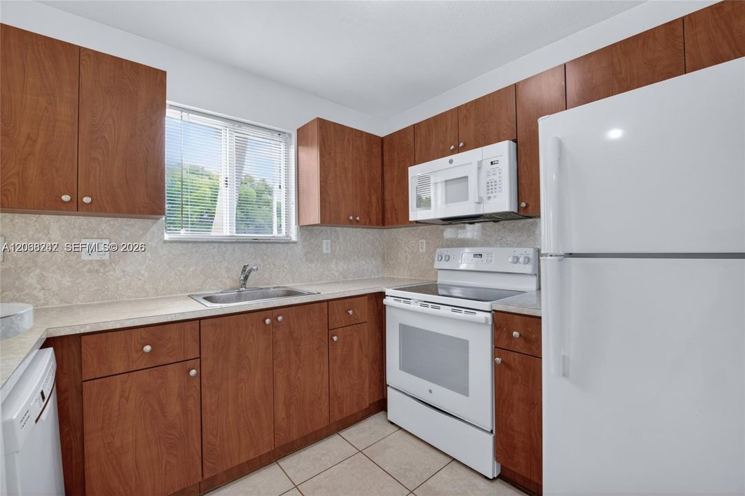 For Rent: $2,000 (3 beds, 2 baths, 1024 Square Feet)