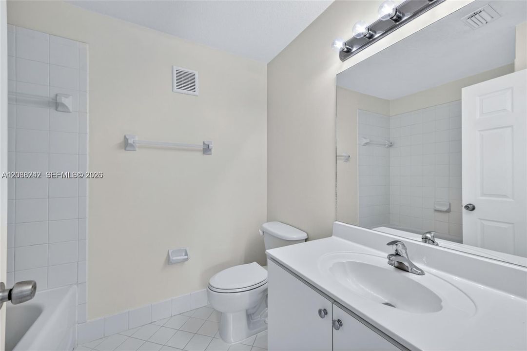 For Rent: $2,000 (3 beds, 2 baths, 1024 Square Feet)
