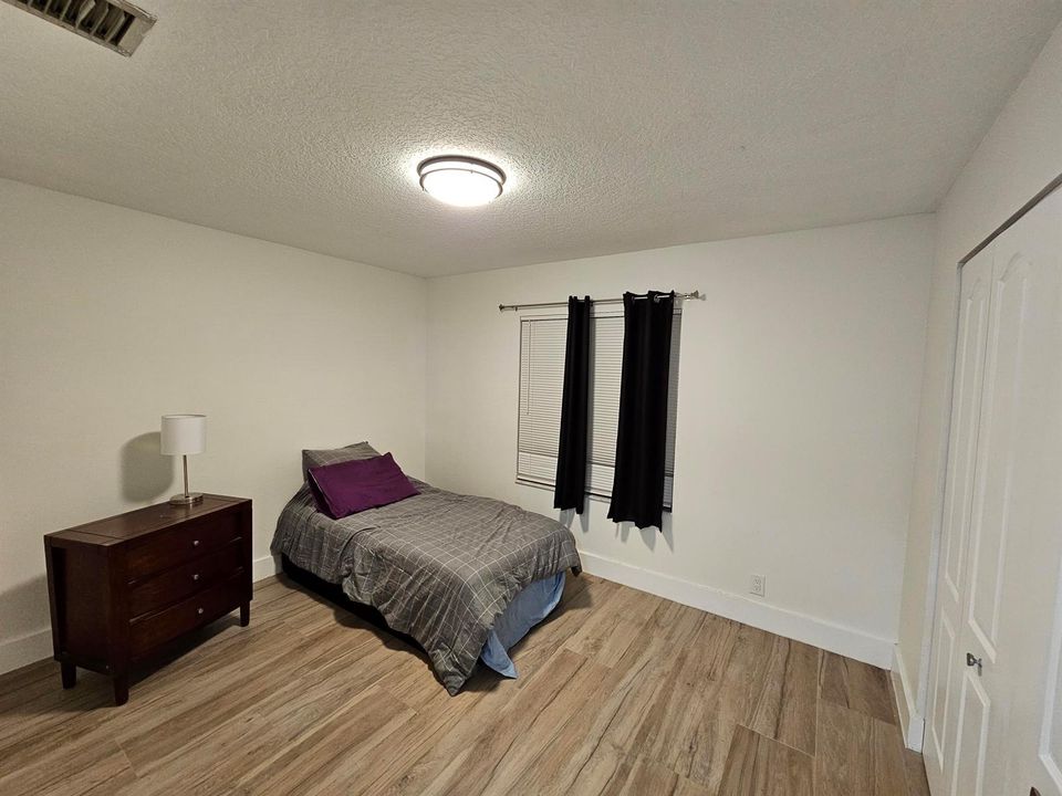 room1