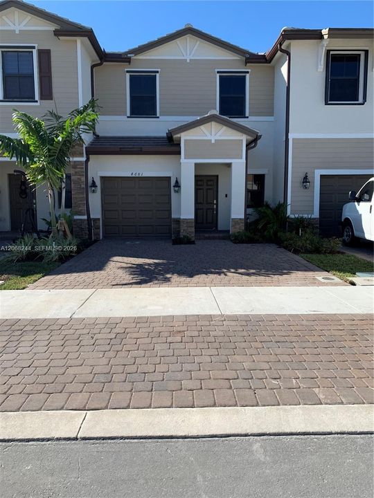 For Rent: $2,900 (2 beds, 2 baths, 1610 Square Feet)