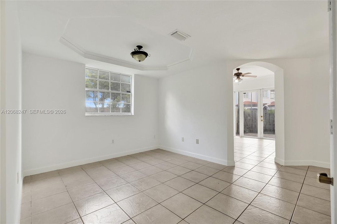 For Sale: $595,000 (3 beds, 2 baths, 1746 Square Feet)