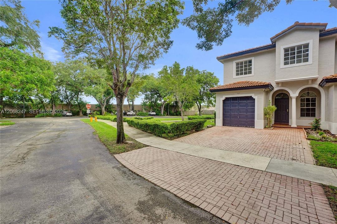 For Sale: $595,000 (3 beds, 2 baths, 1746 Square Feet)