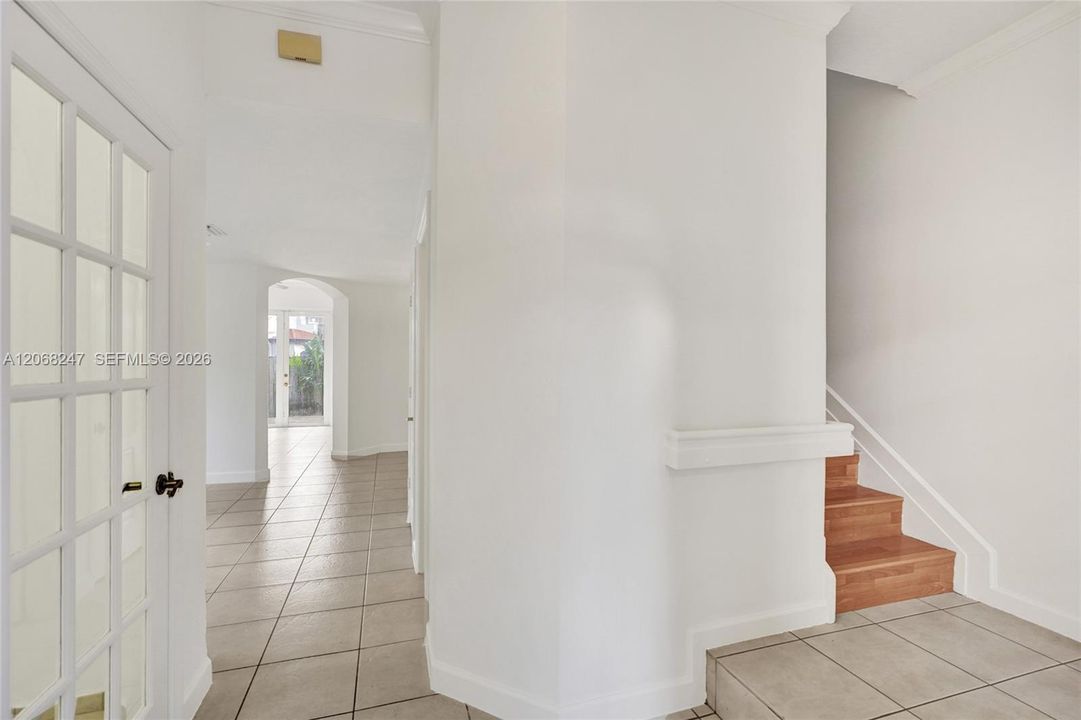 For Sale: $595,000 (3 beds, 2 baths, 1746 Square Feet)