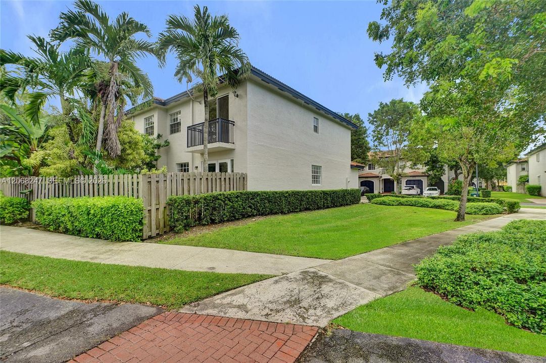 For Sale: $595,000 (3 beds, 2 baths, 1746 Square Feet)