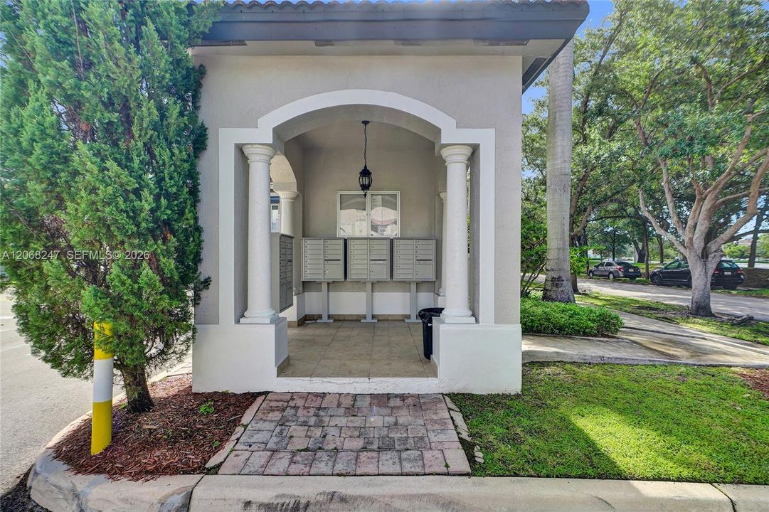For Sale: $595,000 (3 beds, 2 baths, 1746 Square Feet)