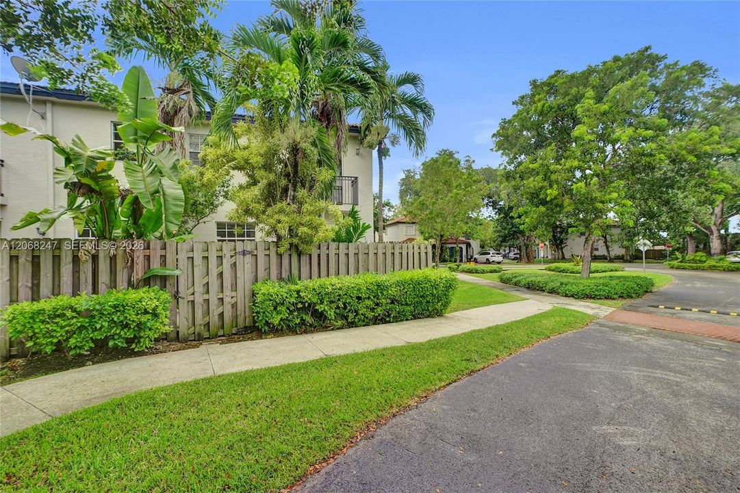 For Sale: $595,000 (3 beds, 2 baths, 1746 Square Feet)
