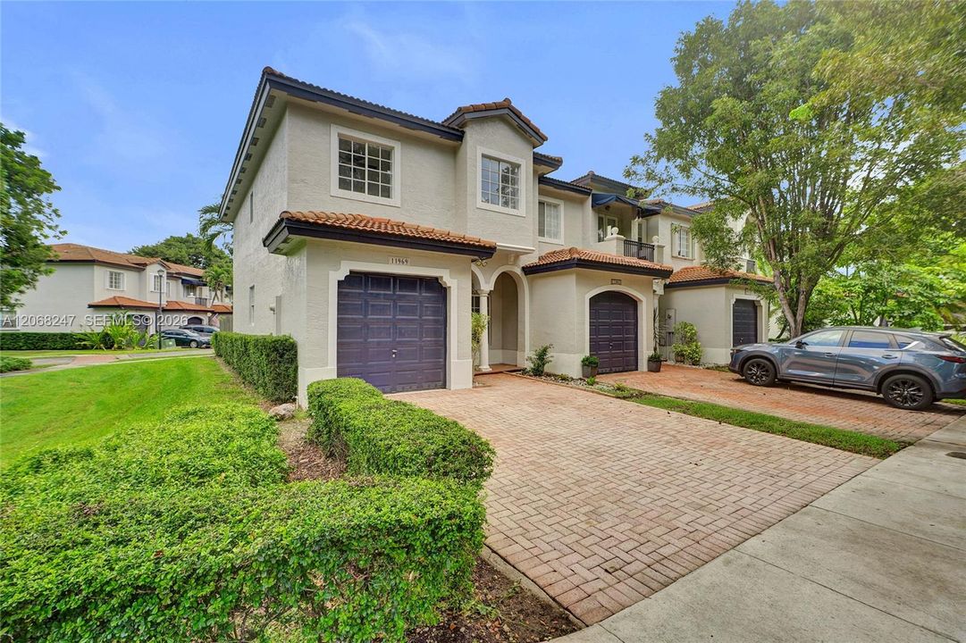 For Sale: $595,000 (3 beds, 2 baths, 1746 Square Feet)