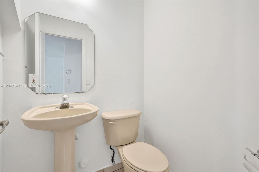 For Sale: $595,000 (3 beds, 2 baths, 1746 Square Feet)