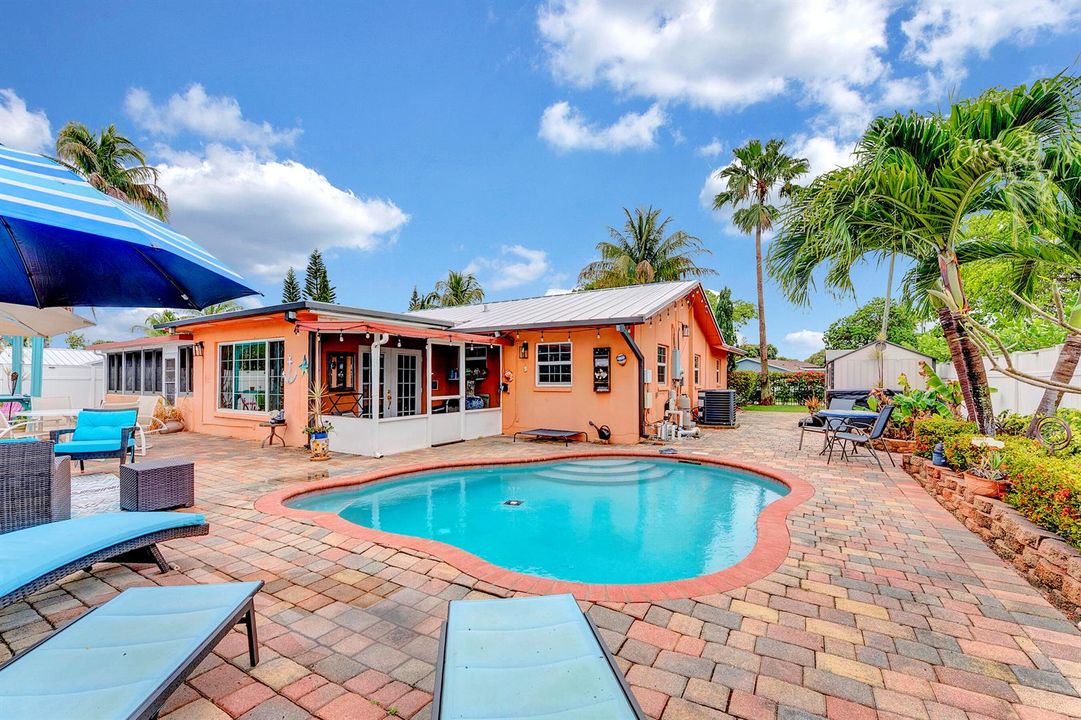 Pool/Yard