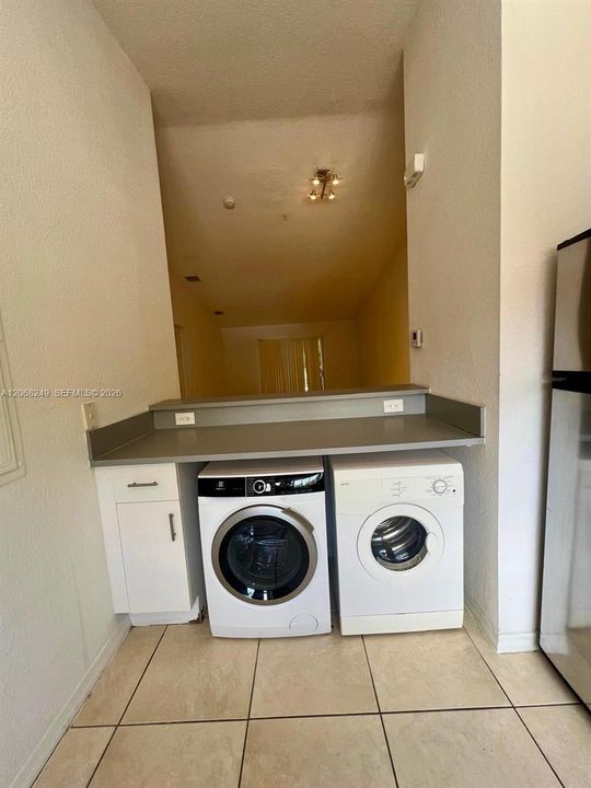 В аренду: $2,149 (2 спален, 2 ванн, 950 Квадратных фут)