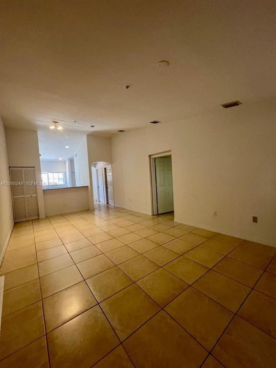 В аренду: $2,149 (2 спален, 2 ванн, 950 Квадратных фут)