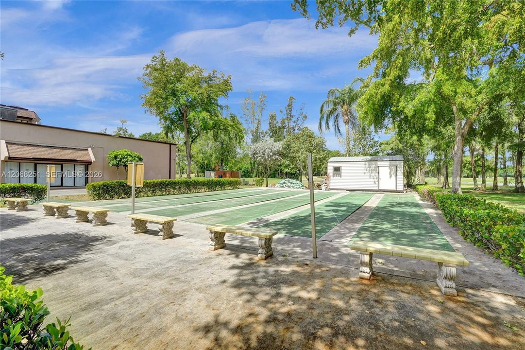 For Sale: $250,000 (2 beds, 2 baths, 1023 Square Feet)
