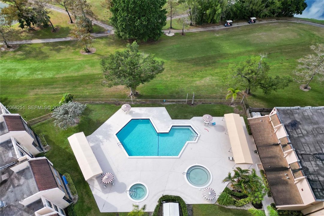 For Sale: $250,000 (2 beds, 2 baths, 1023 Square Feet)