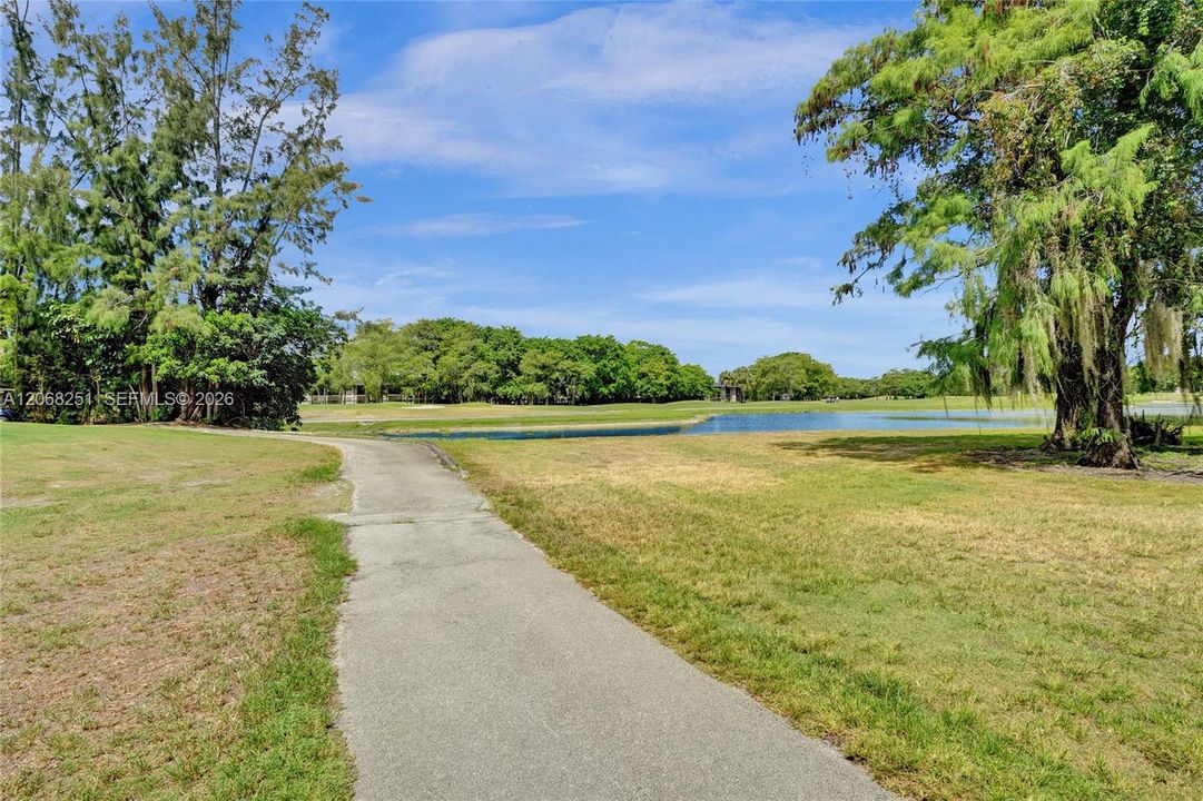 For Sale: $250,000 (2 beds, 2 baths, 1023 Square Feet)