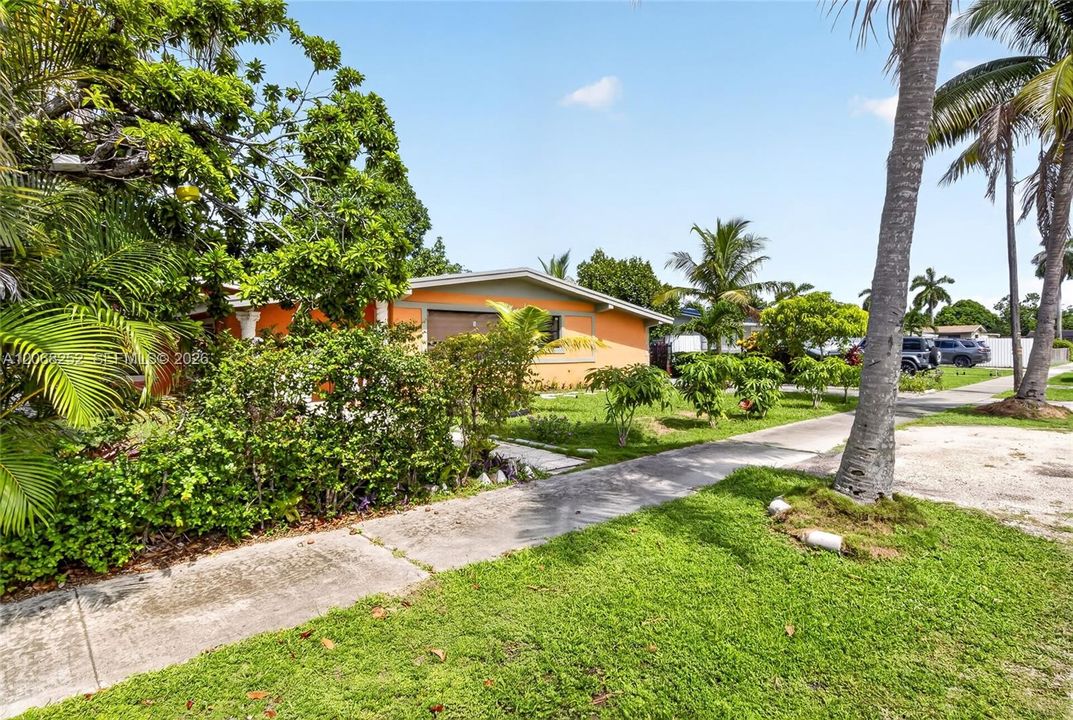 For Sale: $515,000 (3 beds, 2 baths, 1728 Square Feet)