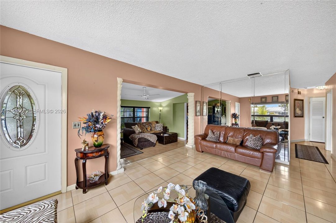 For Sale: $515,000 (3 beds, 2 baths, 1728 Square Feet)