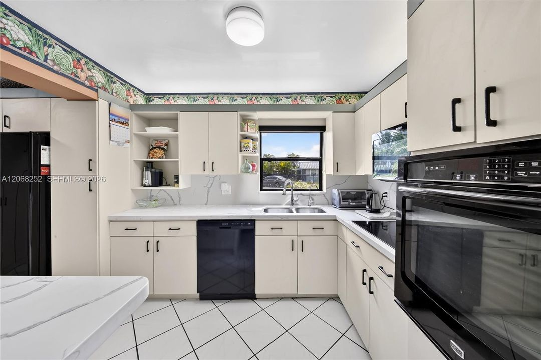For Sale: $515,000 (3 beds, 2 baths, 1728 Square Feet)