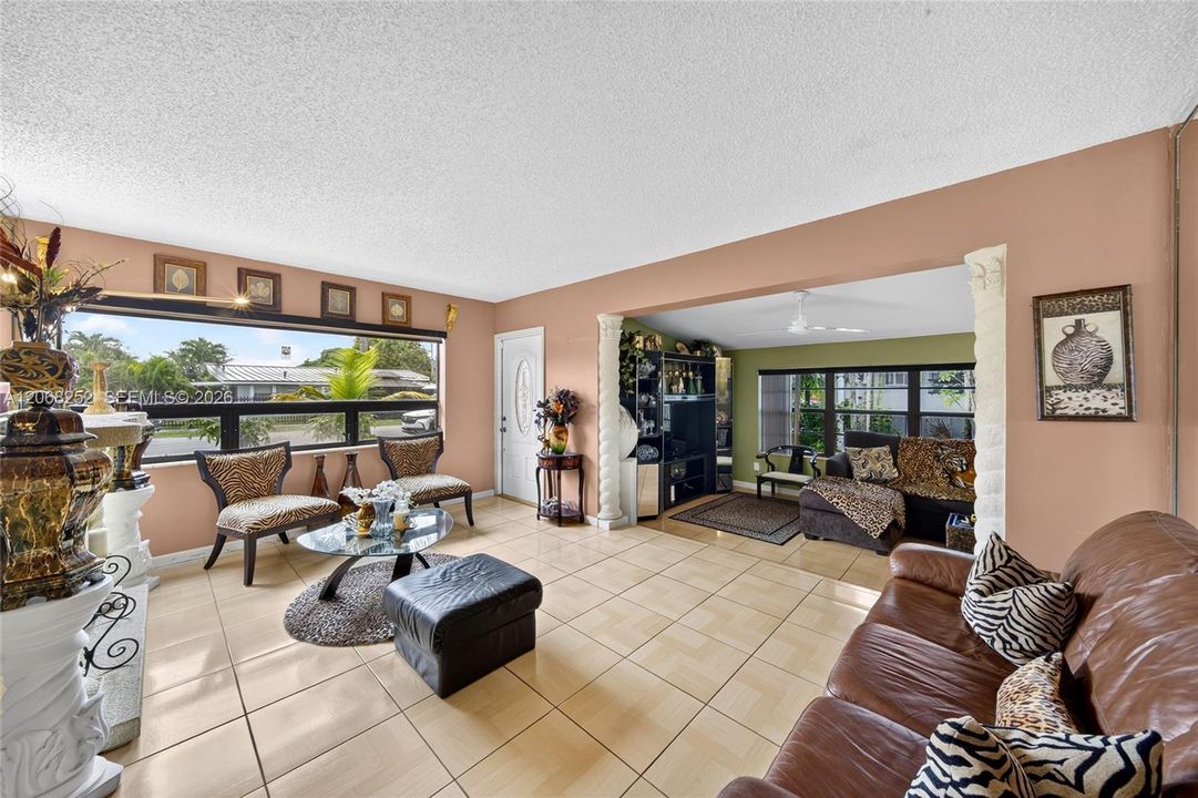 For Sale: $515,000 (3 beds, 2 baths, 1728 Square Feet)
