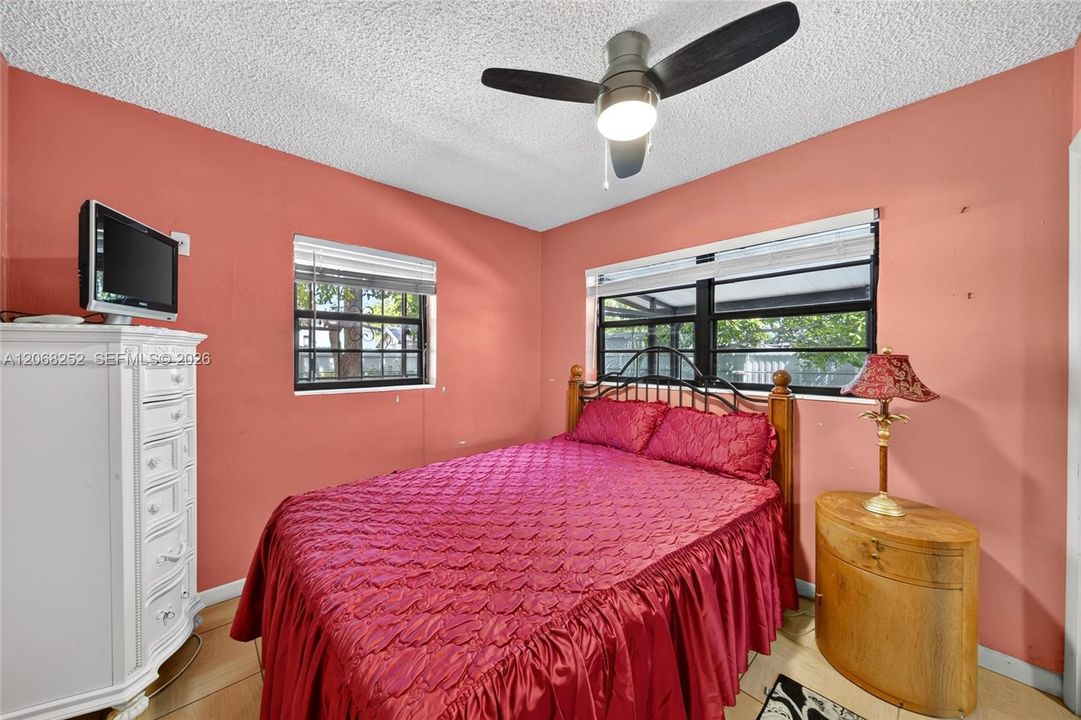 For Sale: $515,000 (3 beds, 2 baths, 1728 Square Feet)