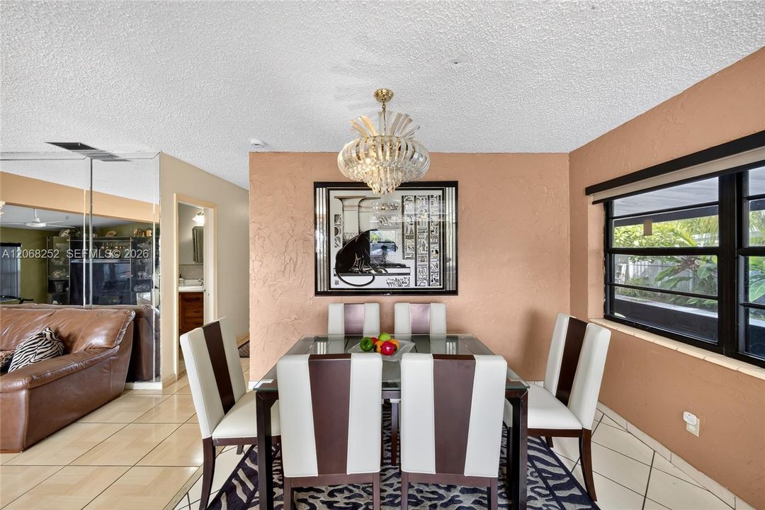 For Sale: $515,000 (3 beds, 2 baths, 1728 Square Feet)