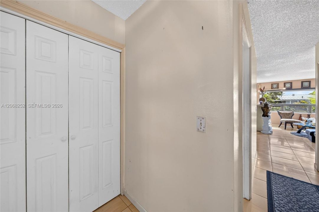 For Sale: $515,000 (3 beds, 2 baths, 1728 Square Feet)