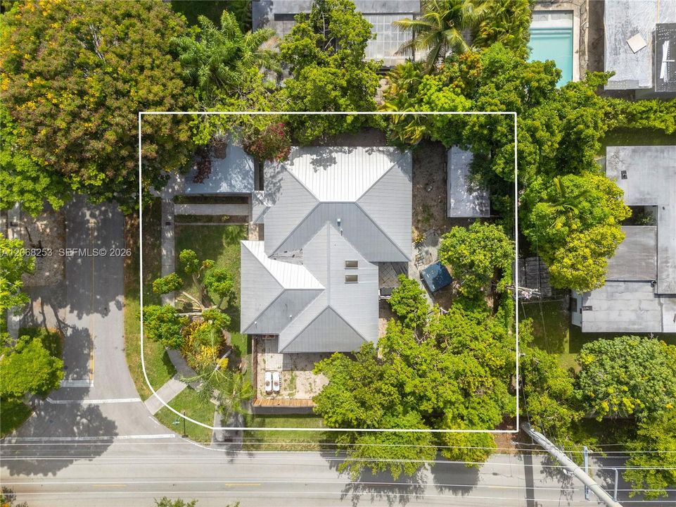 For Sale: $950,000 (4 beds, 2 baths, 1615 Square Feet)
