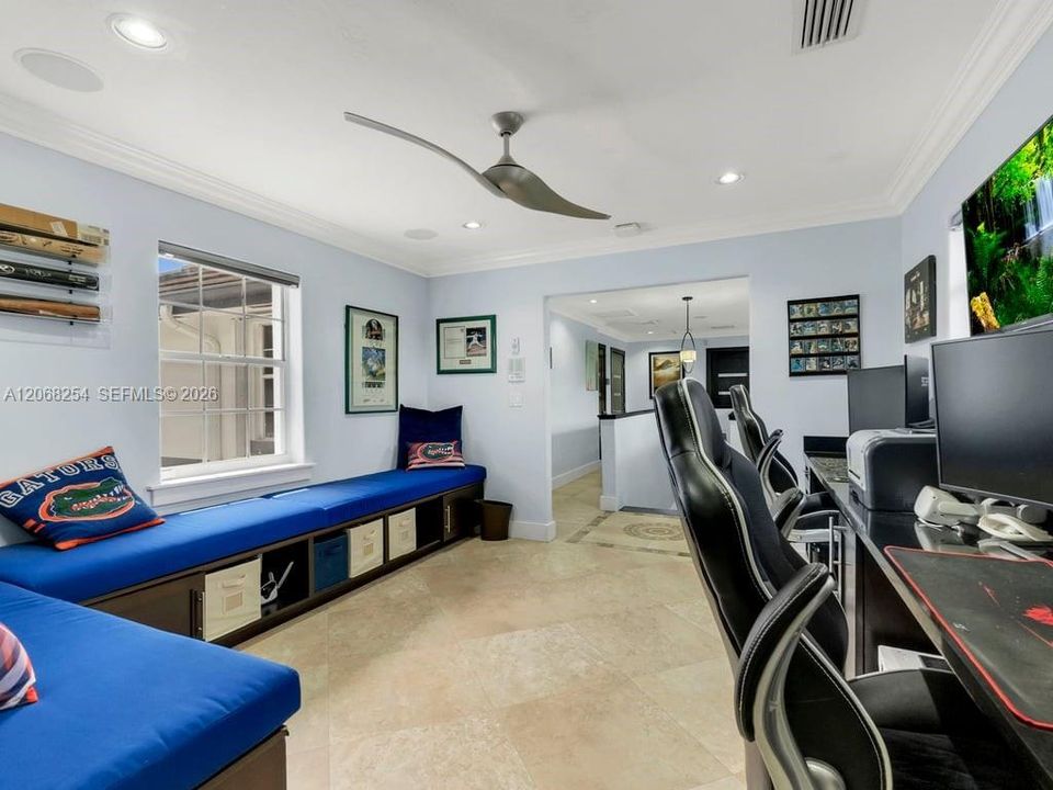 For Sale: $3,900,000 (7 beds, 7 baths, 5551 Square Feet)