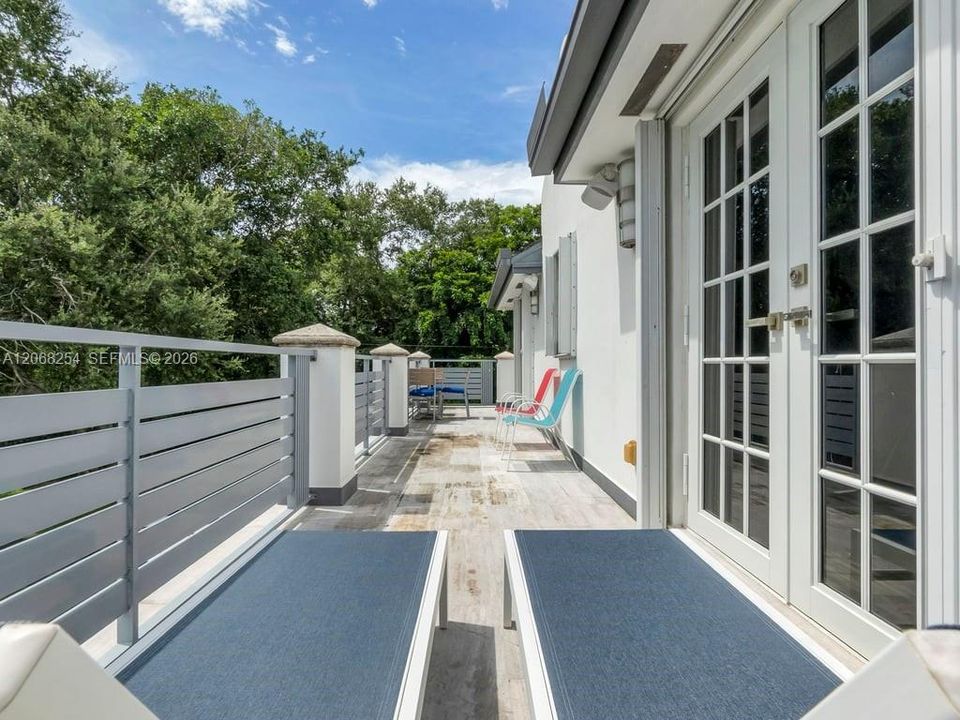 For Sale: $3,900,000 (7 beds, 7 baths, 5551 Square Feet)
