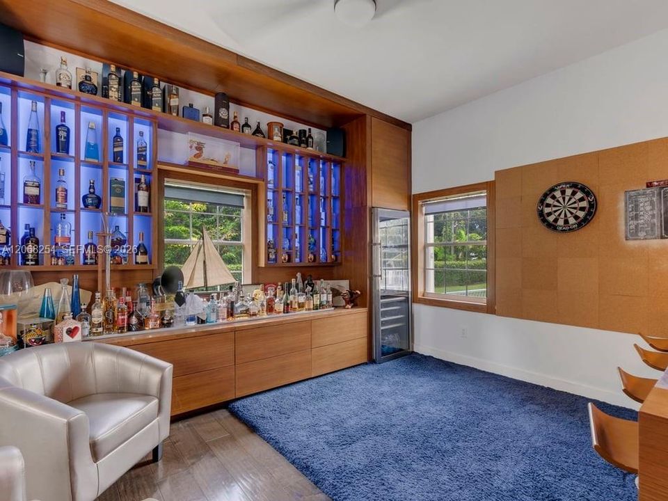 For Sale: $3,900,000 (7 beds, 7 baths, 5551 Square Feet)