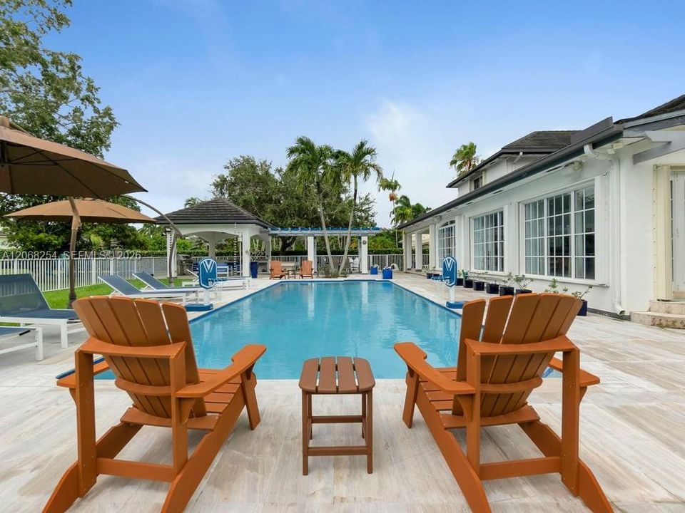 For Sale: $3,900,000 (7 beds, 7 baths, 5551 Square Feet)