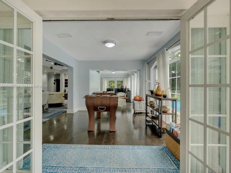 For Sale: $3,900,000 (7 beds, 7 baths, 5551 Square Feet)