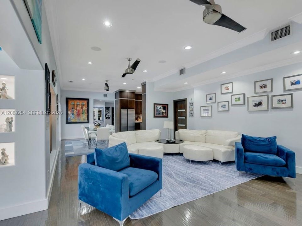 For Sale: $3,900,000 (7 beds, 7 baths, 5551 Square Feet)