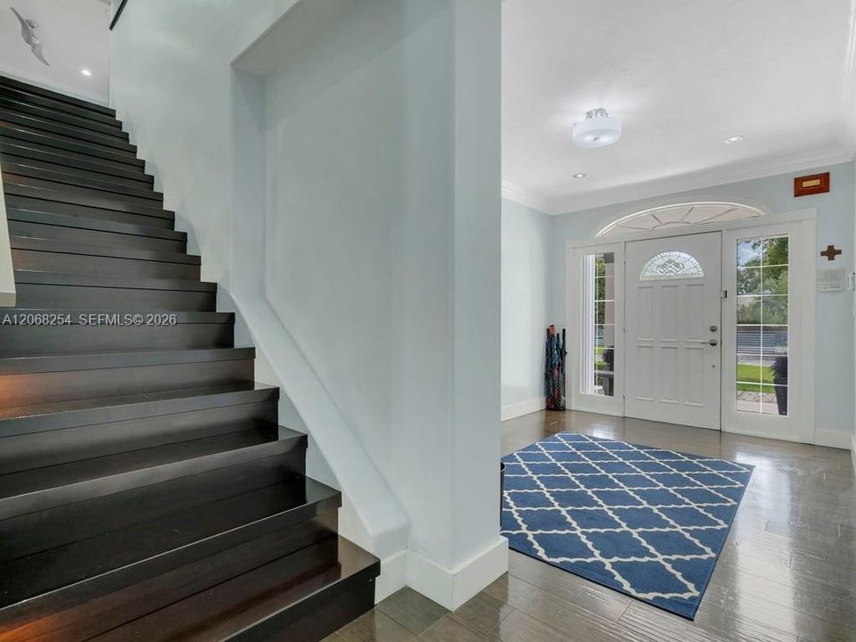 For Sale: $3,900,000 (7 beds, 7 baths, 5551 Square Feet)