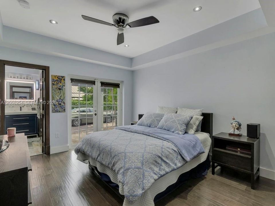For Sale: $3,900,000 (7 beds, 7 baths, 5551 Square Feet)