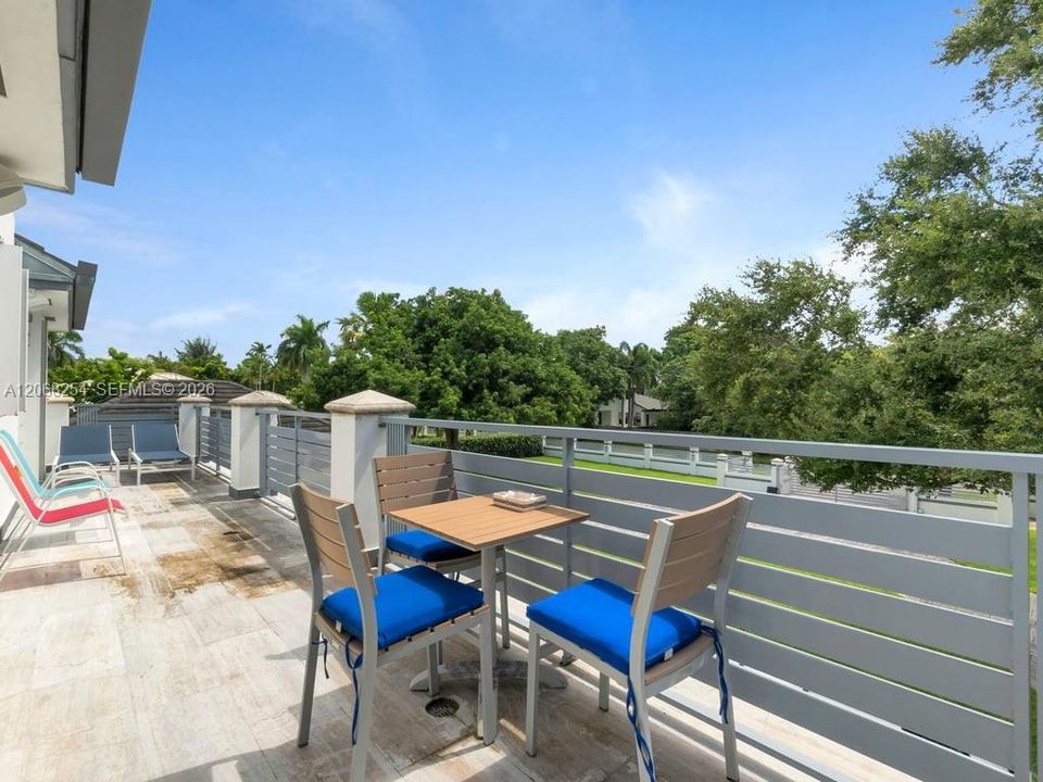 For Sale: $3,900,000 (7 beds, 7 baths, 5551 Square Feet)