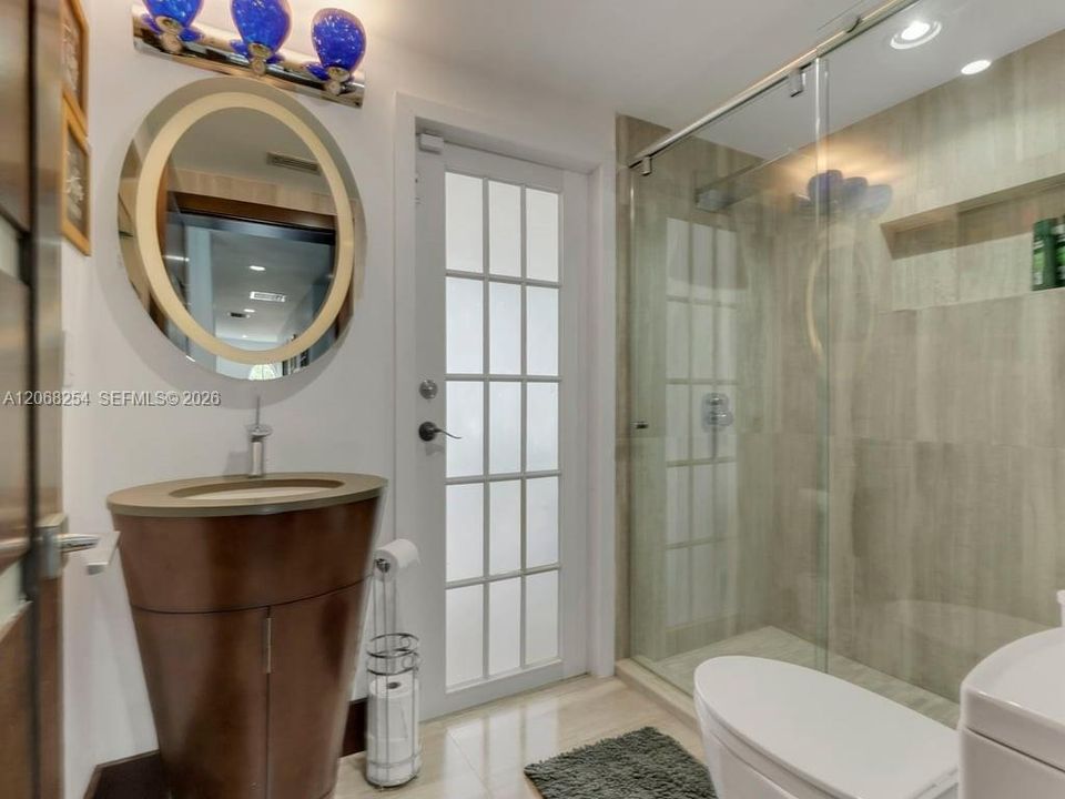 For Sale: $3,900,000 (7 beds, 7 baths, 5551 Square Feet)