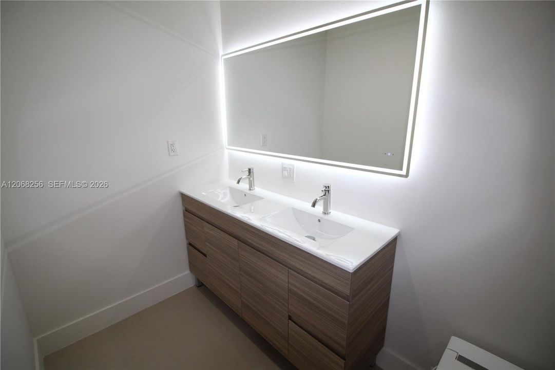 Master Bathroom - 3