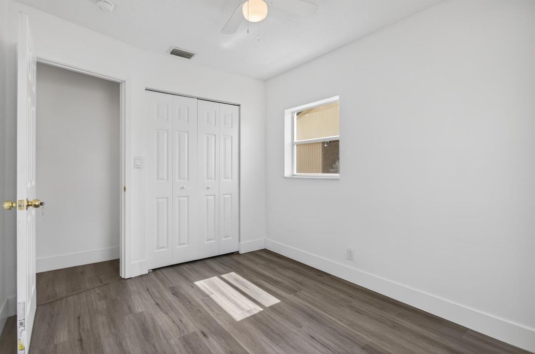 585A9537