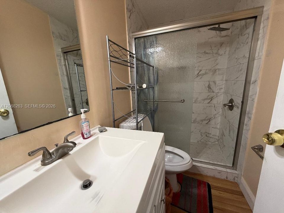 En Venta: $320,000 (3 camas, 2 baños, 1690 Pies cuadrados)