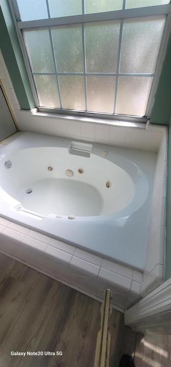 JACUZZI 7