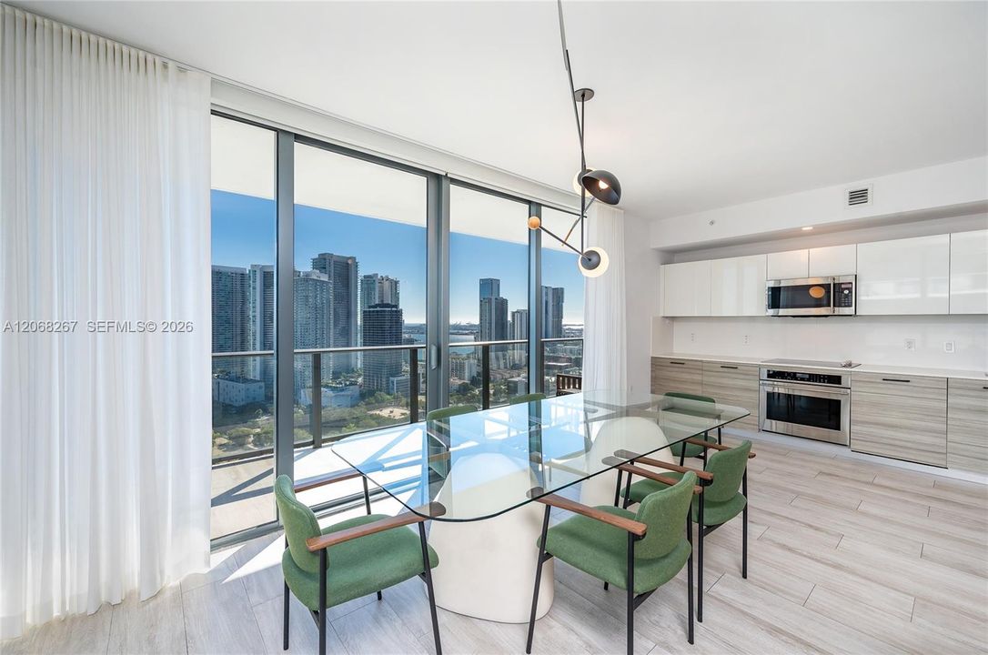 For Rent: $10,500 (3 beds, 3 baths, 1435 Square Feet)