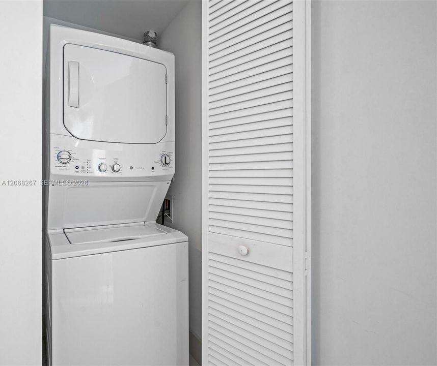 For Rent: $10,500 (3 beds, 3 baths, 1435 Square Feet)