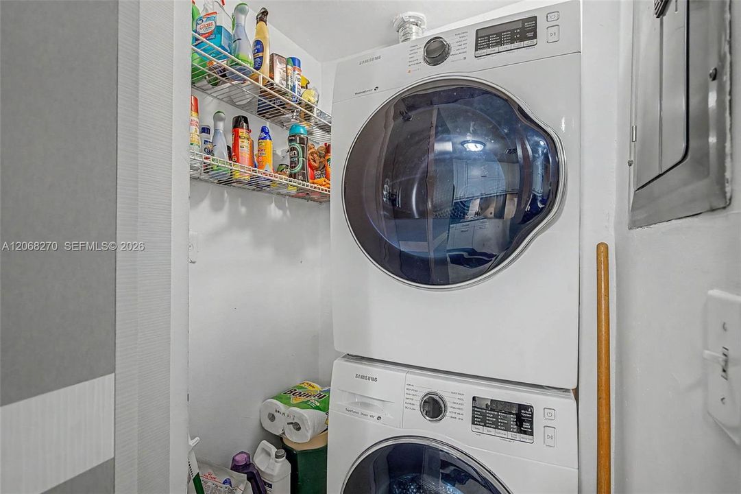 На продажу: $749,000 (2 спален, 2 ванн, 1338 Квадратных фут)
