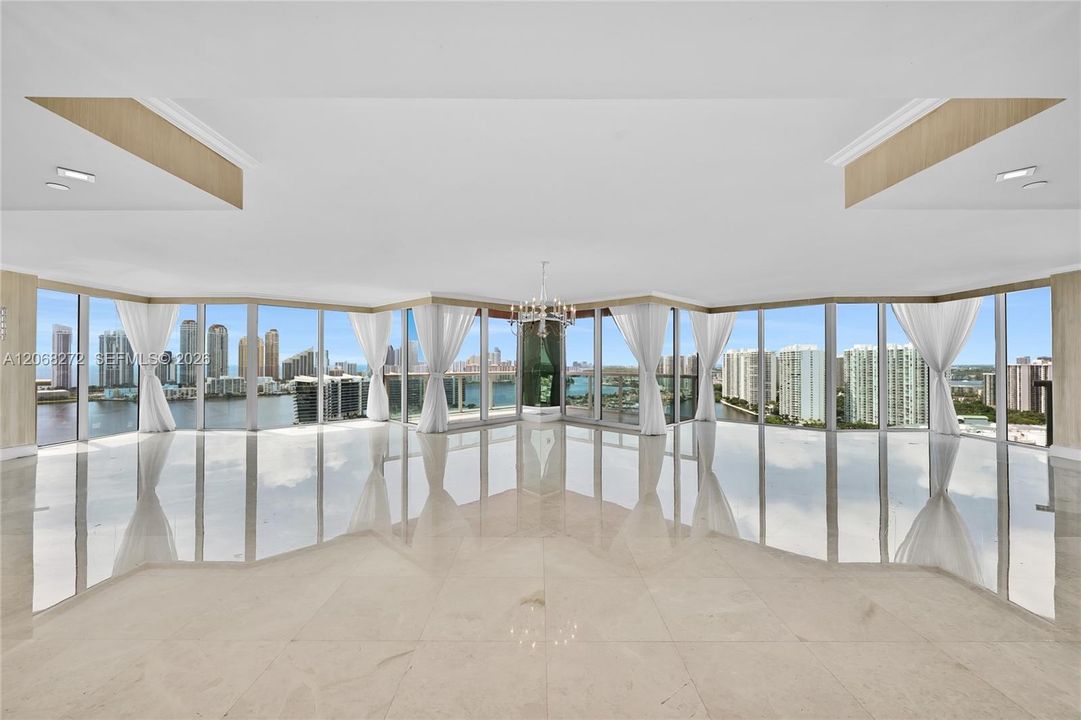 For Sale: $2,700,000 (4 beds, 4 baths, 4080 Square Feet)