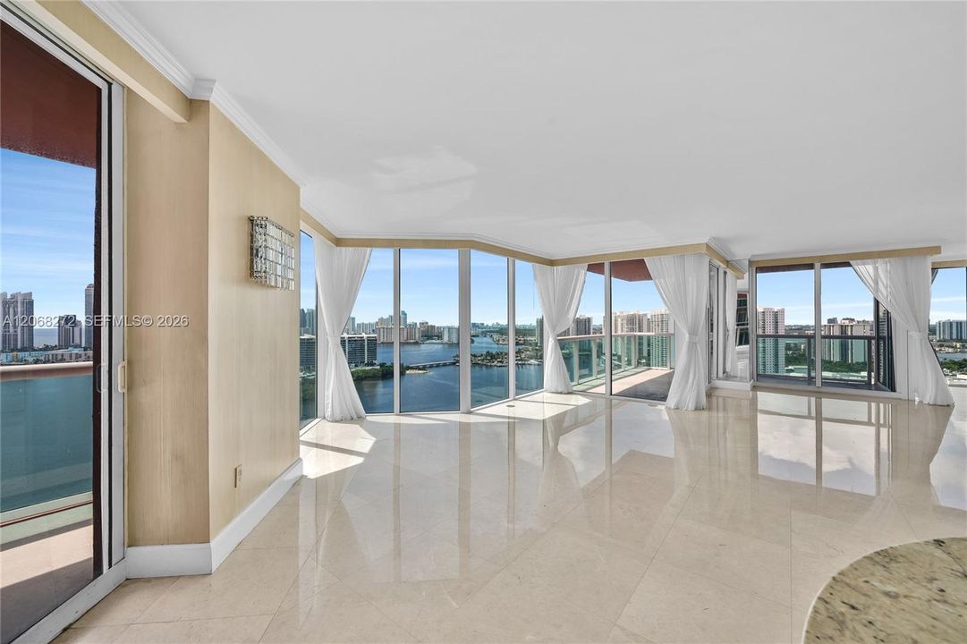 For Sale: $2,700,000 (4 beds, 4 baths, 4080 Square Feet)
