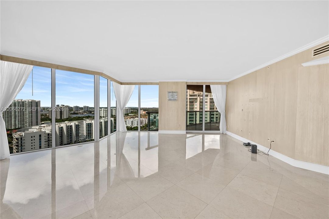 For Sale: $2,700,000 (4 beds, 4 baths, 4080 Square Feet)