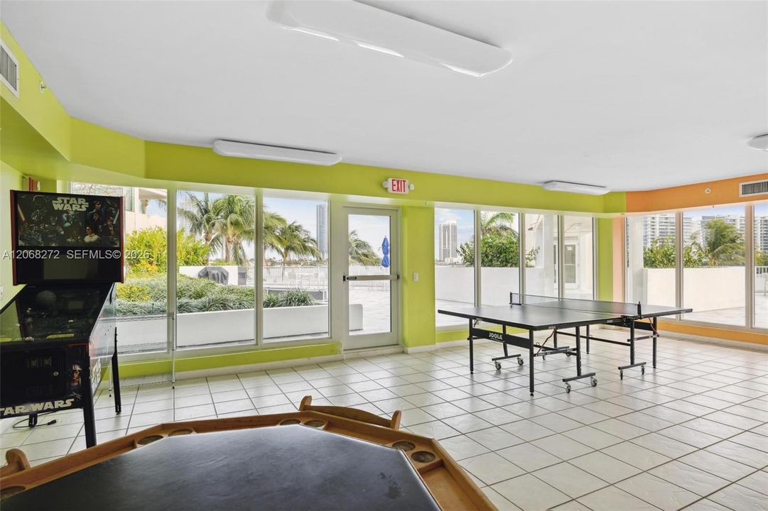 For Sale: $2,700,000 (4 beds, 4 baths, 4080 Square Feet)