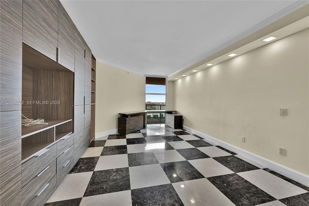 For Sale: $2,700,000 (4 beds, 4 baths, 4080 Square Feet)
